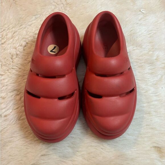 UGG Red Platform Slip-Ons - Picture 3 of 6